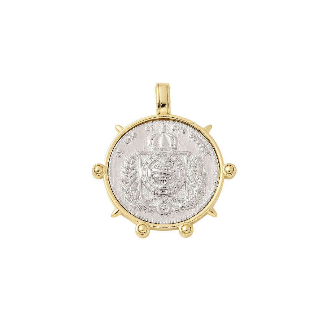 Front view of the Gold Victoria Crest Charm