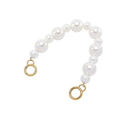 Front view of the Gold Eleanor Purse Chain