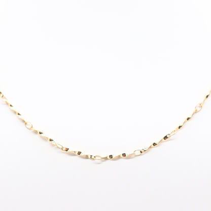 Gold Simple Twist Necklace up close view.